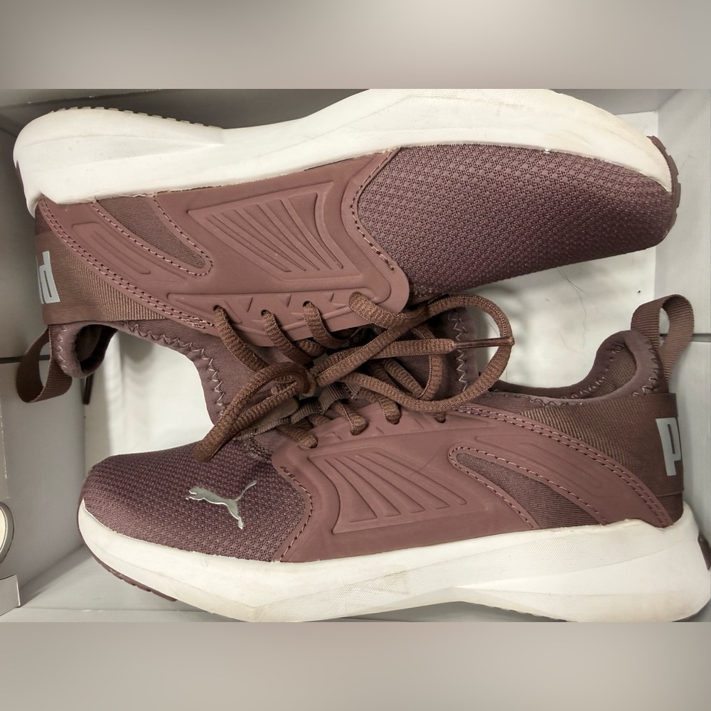 Puma women's Mauve Sneakers